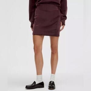 Lululemon Scuba High-Rise Mini Skirt
Velvet Garnet Size M Luxurious Soft